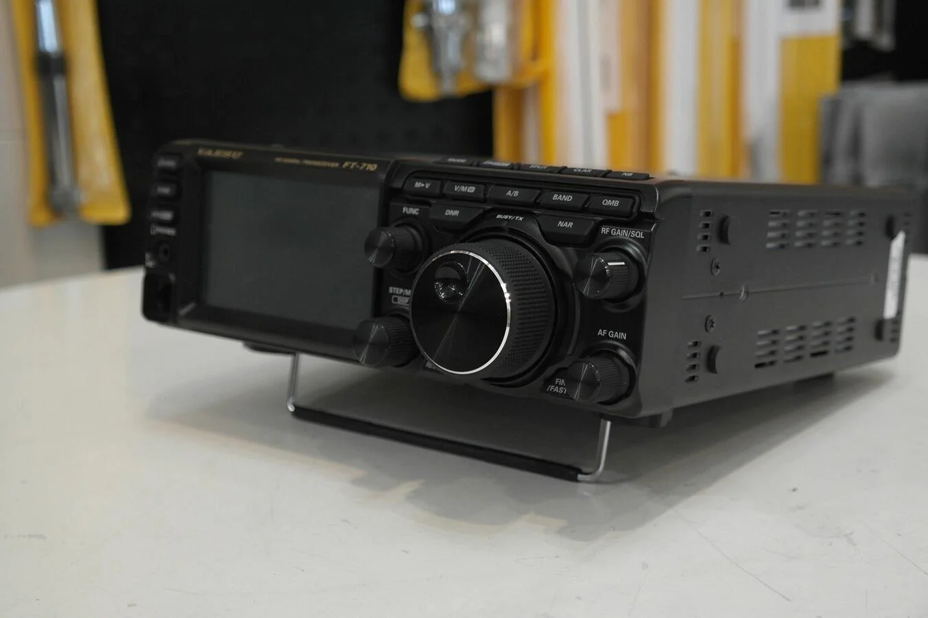 Used YAESU FT-710 FIELD HF/50/70MHZ SDR TRANSCEIVER – COMPACT ALL-BAND SDR RADIO - Image 4