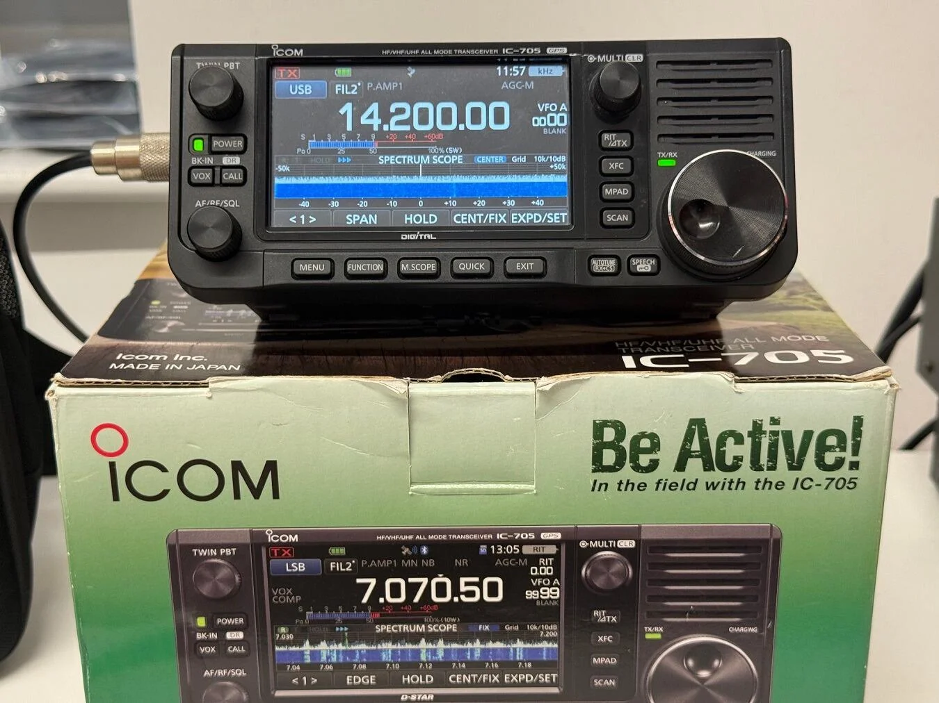 USED HF VHF UHF QRP TRANSCEIVER ICOM IC-705 - Image 2