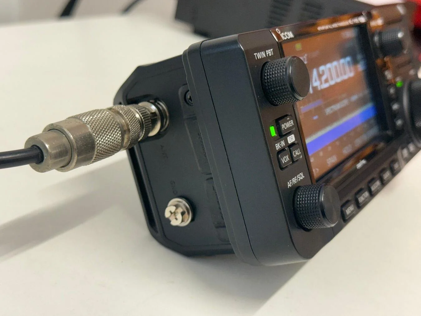 USED HF VHF UHF QRP TRANSCEIVER ICOM IC-705 - Image 5