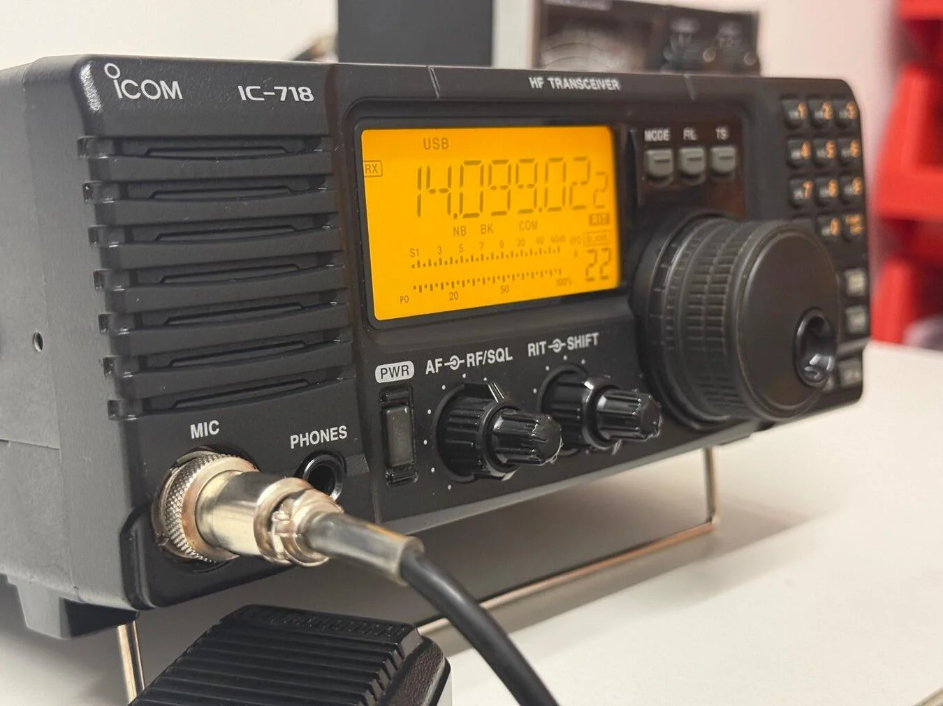 USED HF TRANSCEIVER HIGH-QUALITY ENGINEERING ICOM IC-718 - Image 2