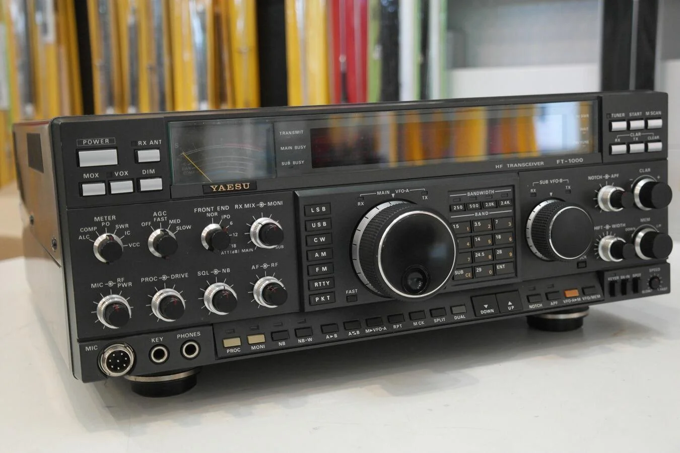 USED HF TRANSCEIVER – CLASSIC BASE STATION YAESU FT-1000 VINTAGE 200 W - Image 3