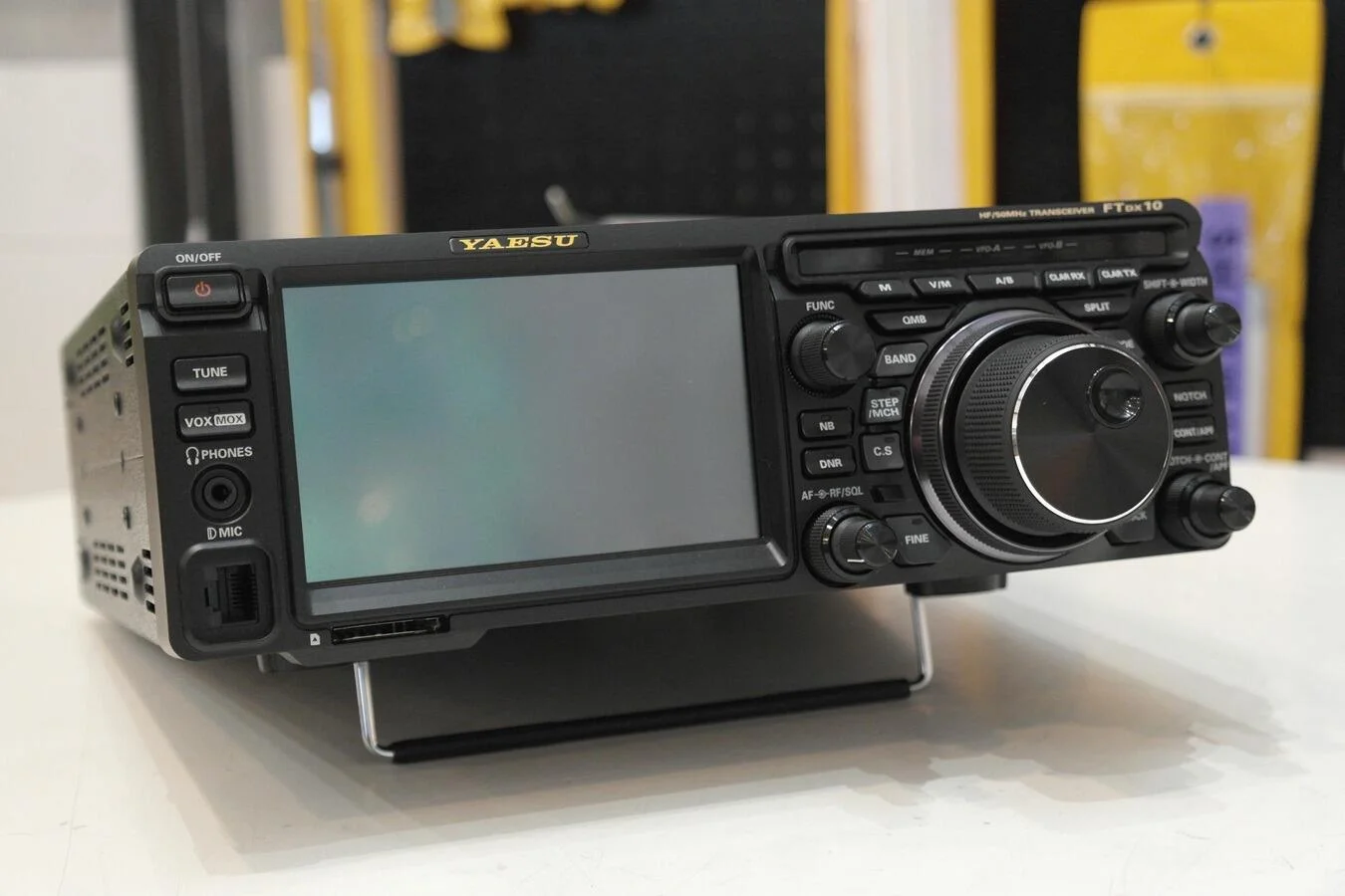 USED FTDX10 HF/50MHZ SDR TRANSCEIVER (HYBRID SDR BASE TRANSCEIVER) YAESU - Image 8